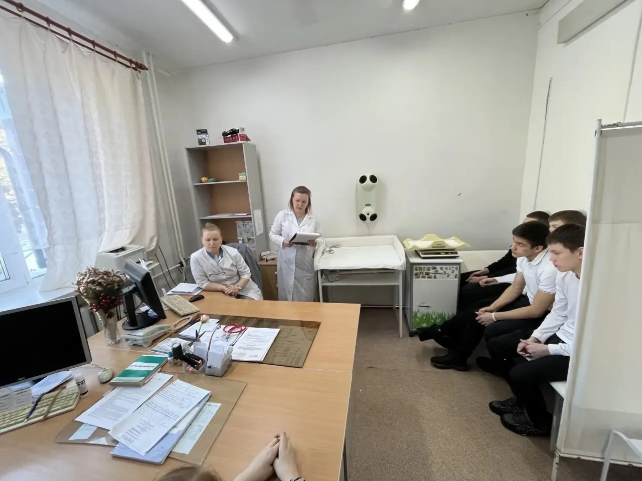 Знакомство с профессией врача Знакомство с профессией врача.