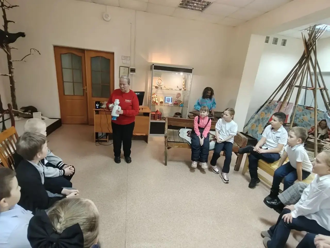 Экскурсия «Люди хрустальных рек» Экскурсия «Люди хрустальных рек».